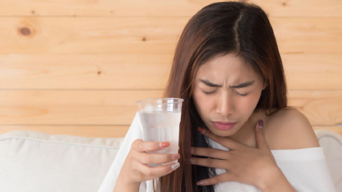 Holding breath to drinking water home remedies to control hiccups